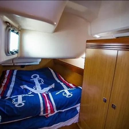Sailboat Barco Velero ספינת מלון *
